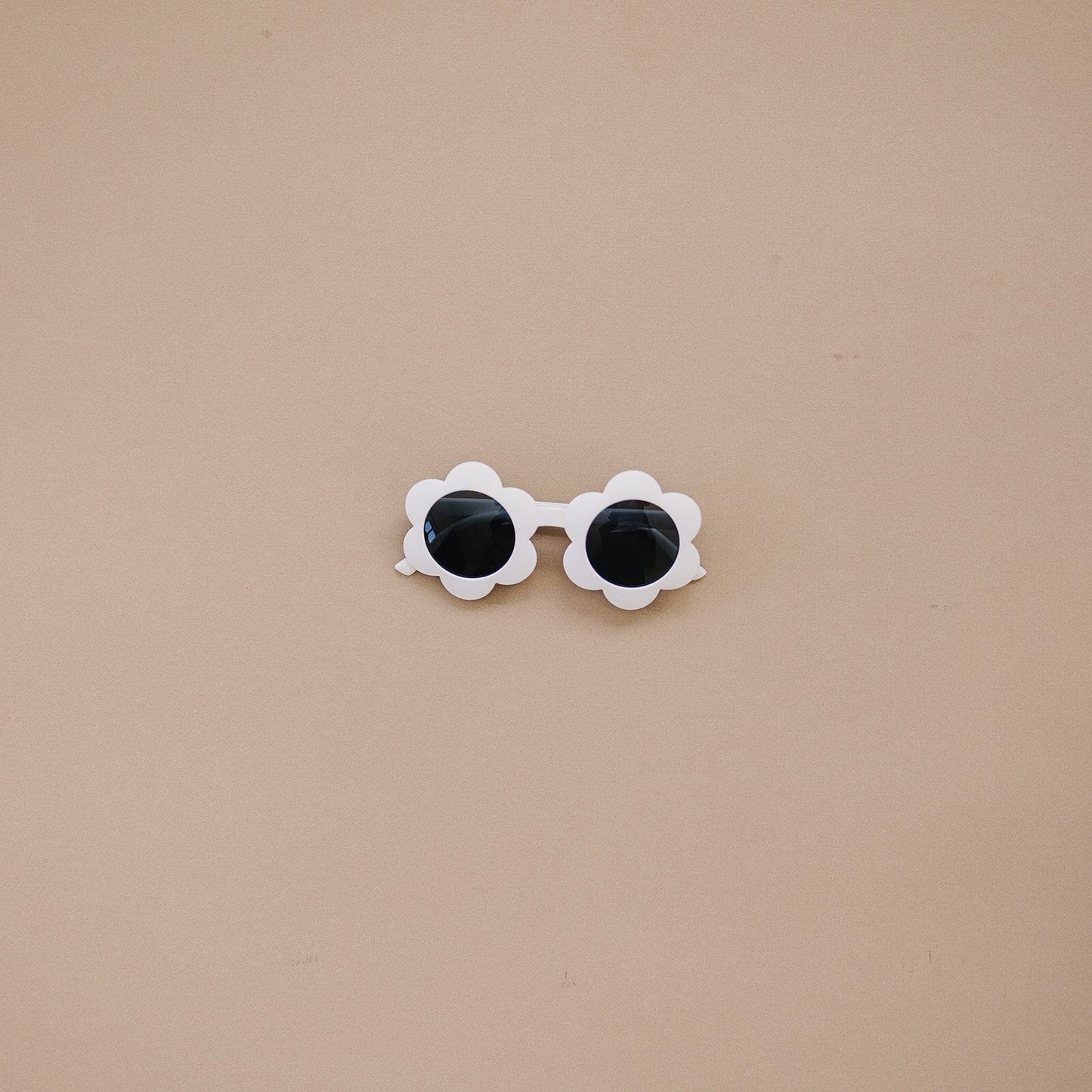 Deer Grace Flower Sun Glasses Deer Grace White