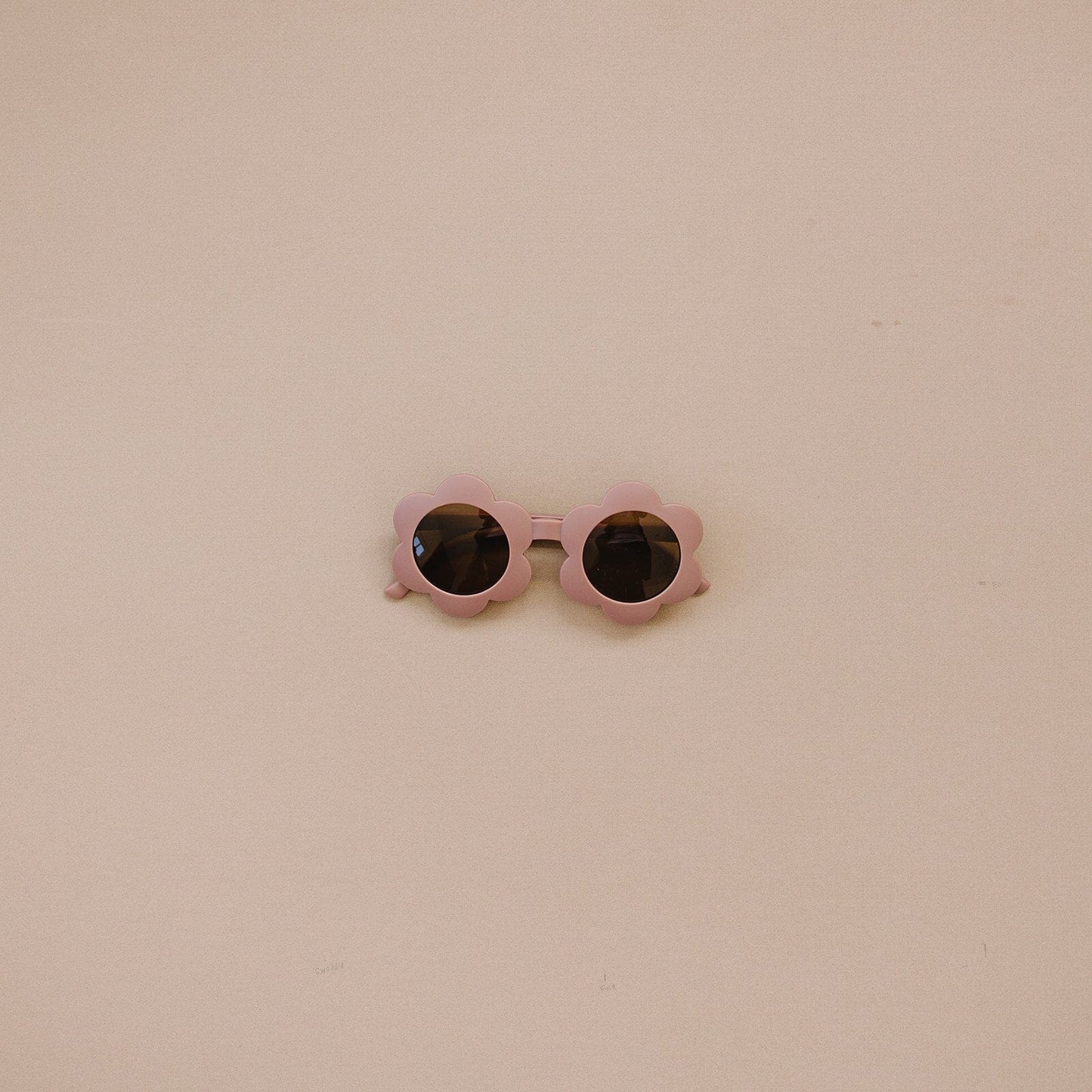 Deer Grace Flower Sun Glasses Deer Grace Mauve