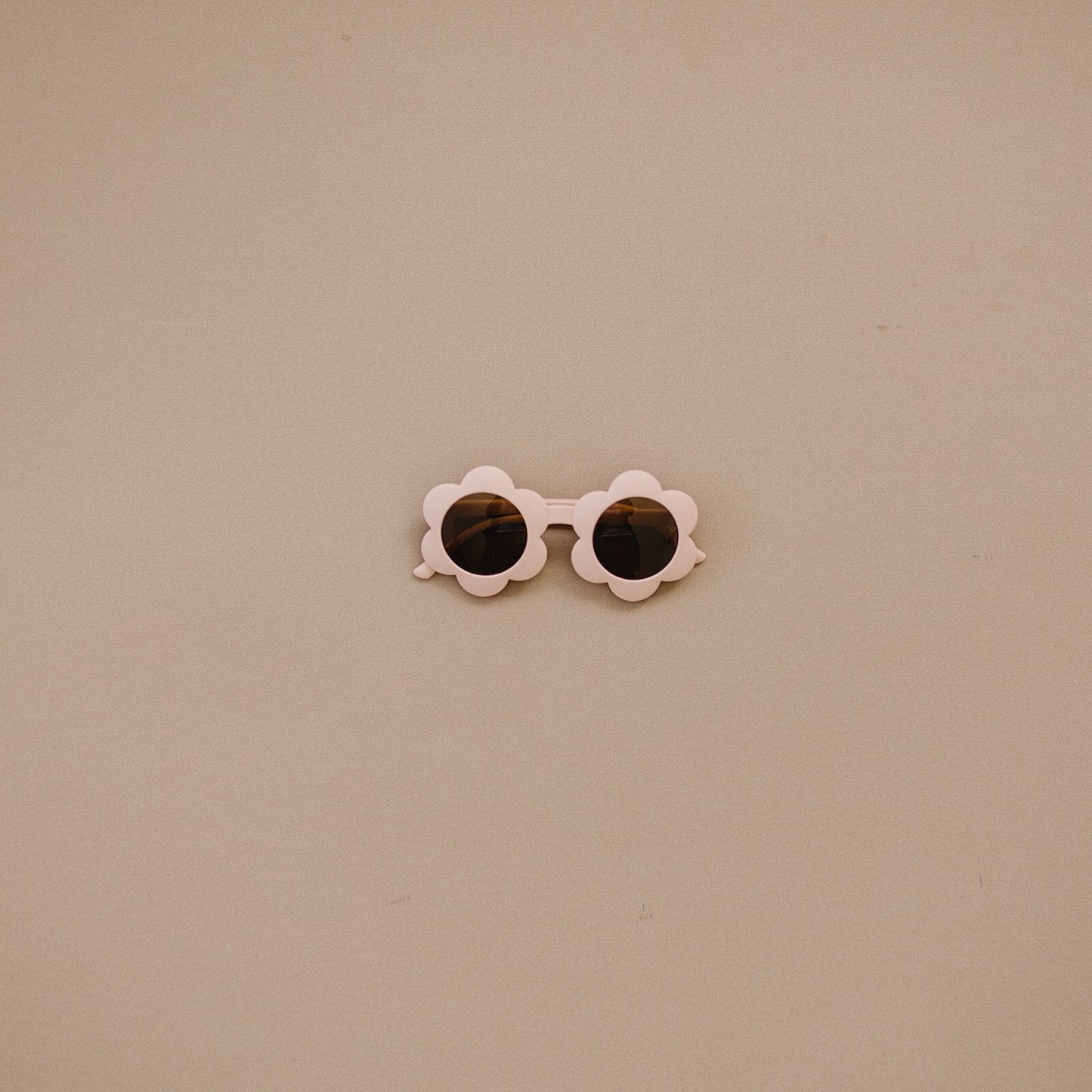 Deer Grace Flower Sun Glasses Deer Grace Light Pink